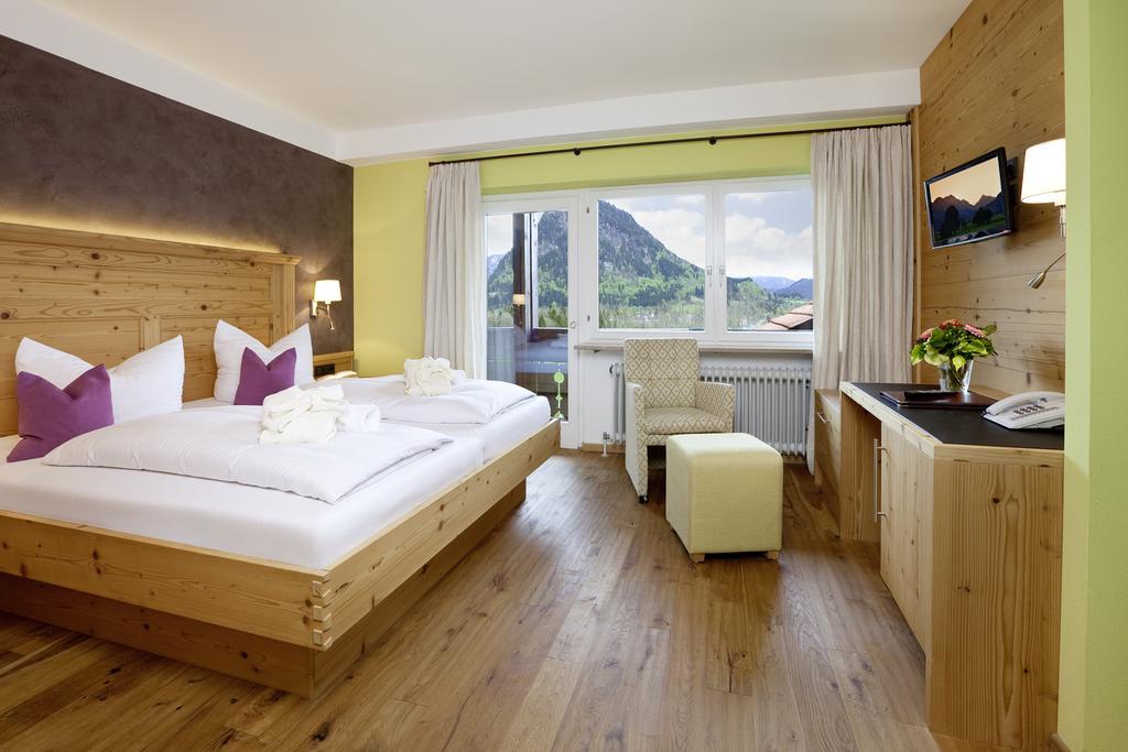 Hotel Berghof Пфронтен Экстерьер фото