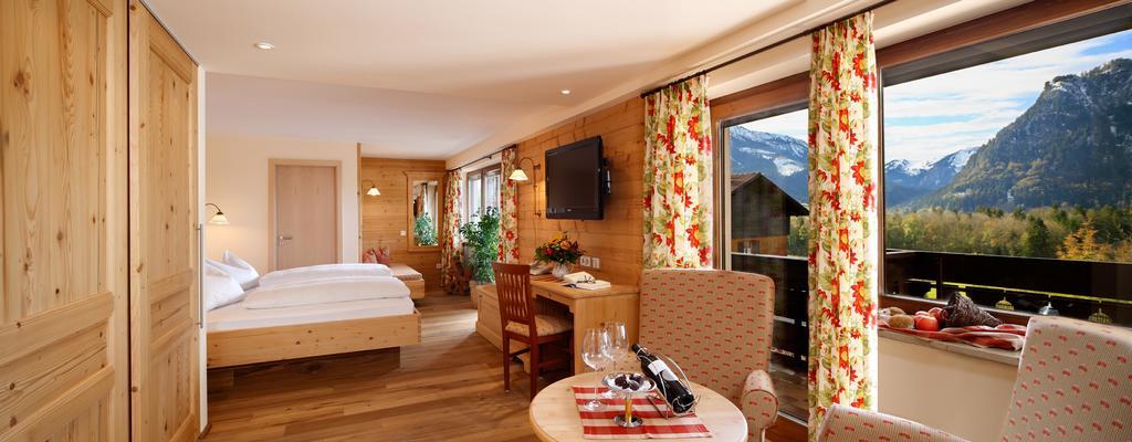 Hotel Berghof Пфронтен Экстерьер фото
