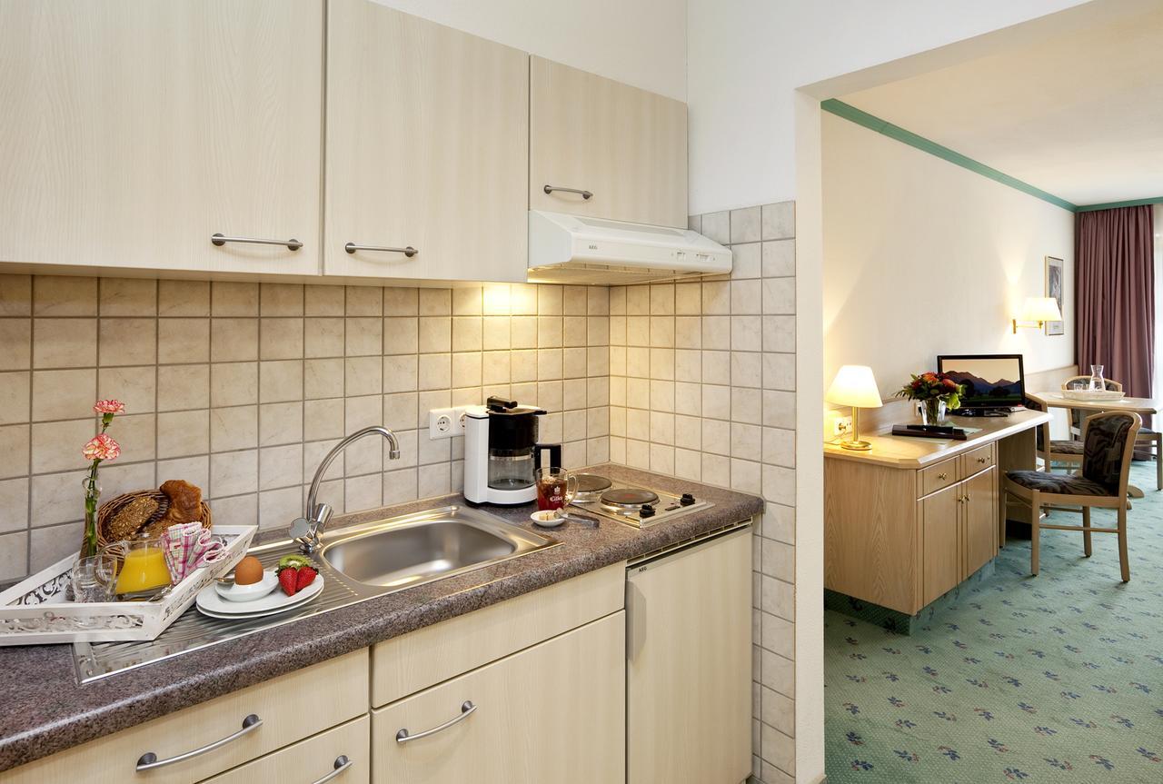 Hotel Berghof Пфронтен Экстерьер фото