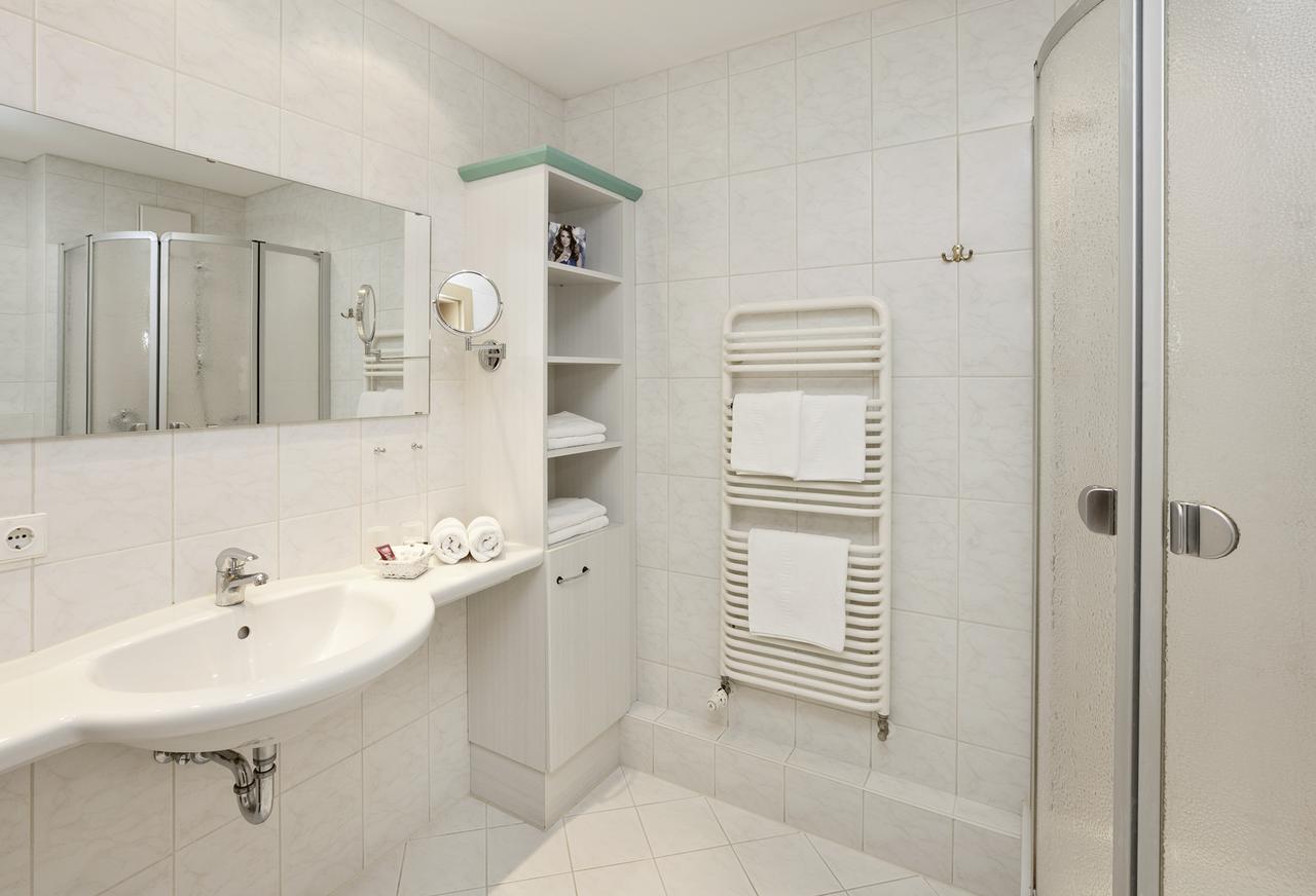 Hotel Berghof Пфронтен Экстерьер фото