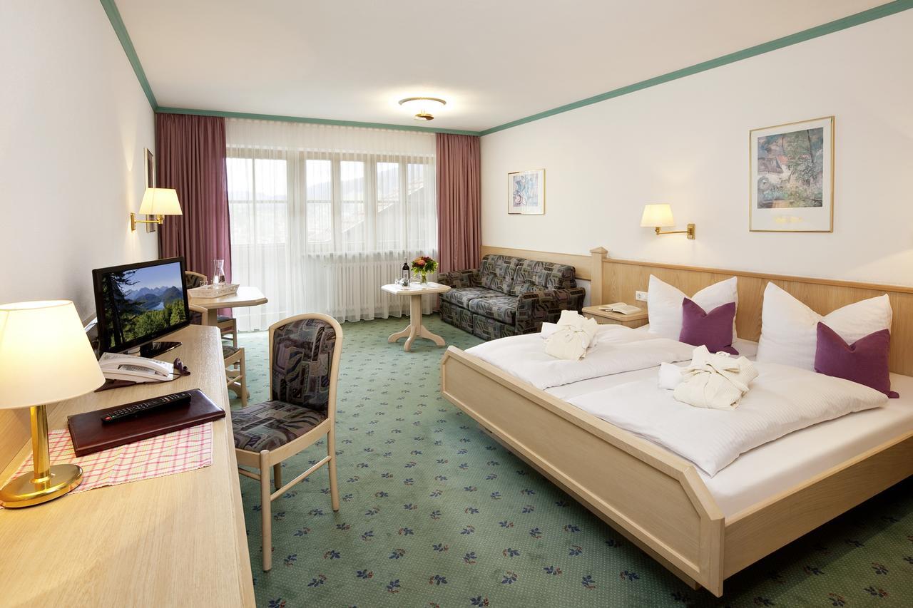 Hotel Berghof Пфронтен Экстерьер фото