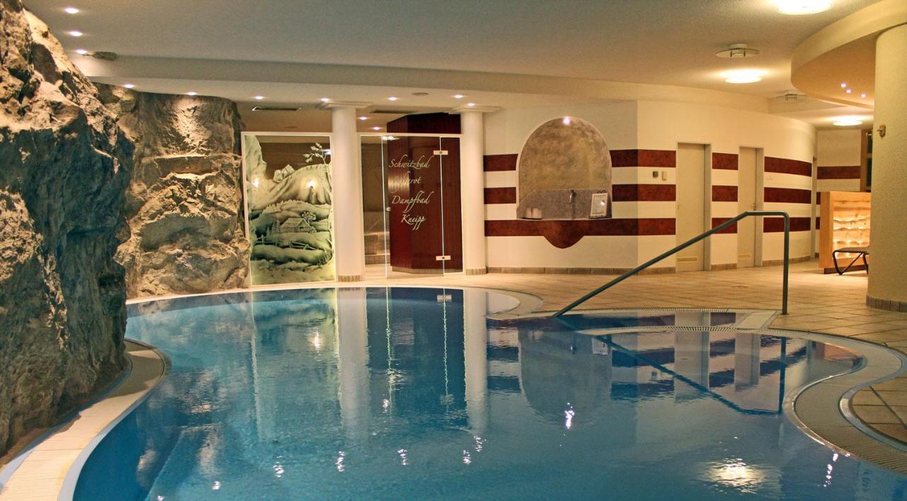 Hotel Berghof Пфронтен Экстерьер фото